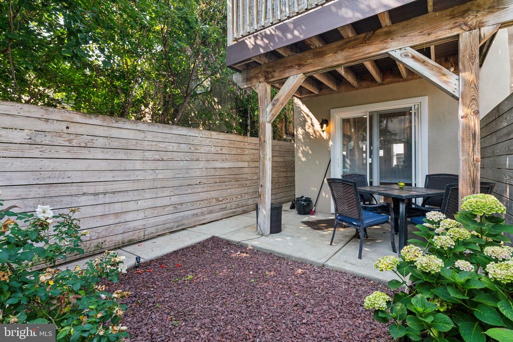 2055 E FLETCHER STREET