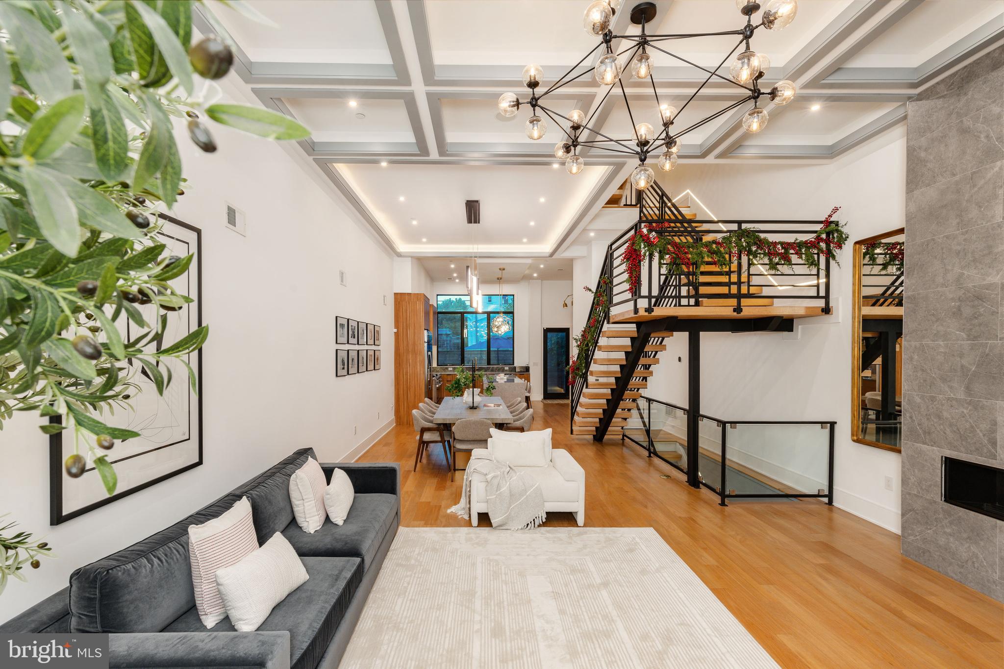 227 E ALLEN STREET