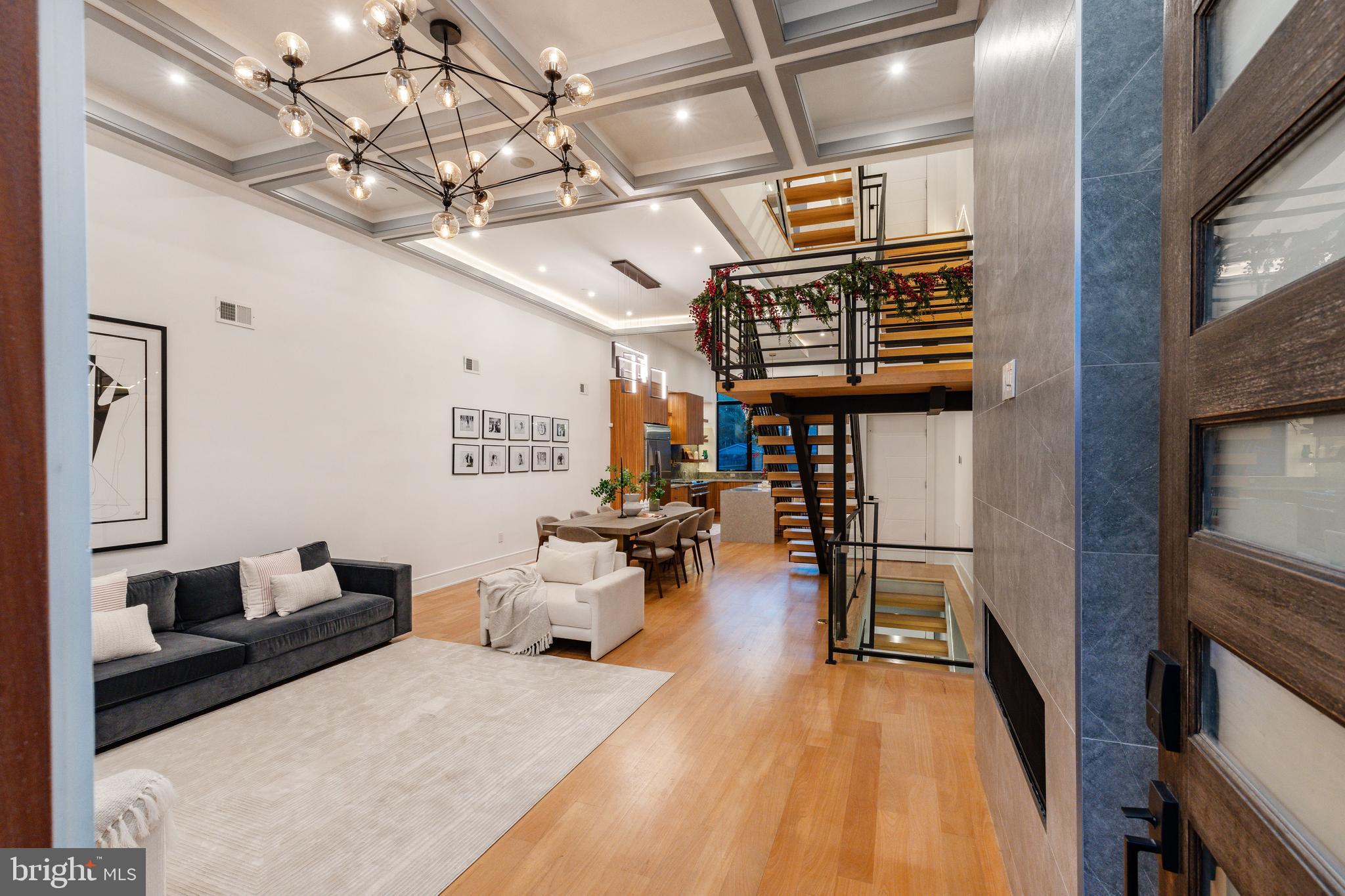 227 E ALLEN STREET