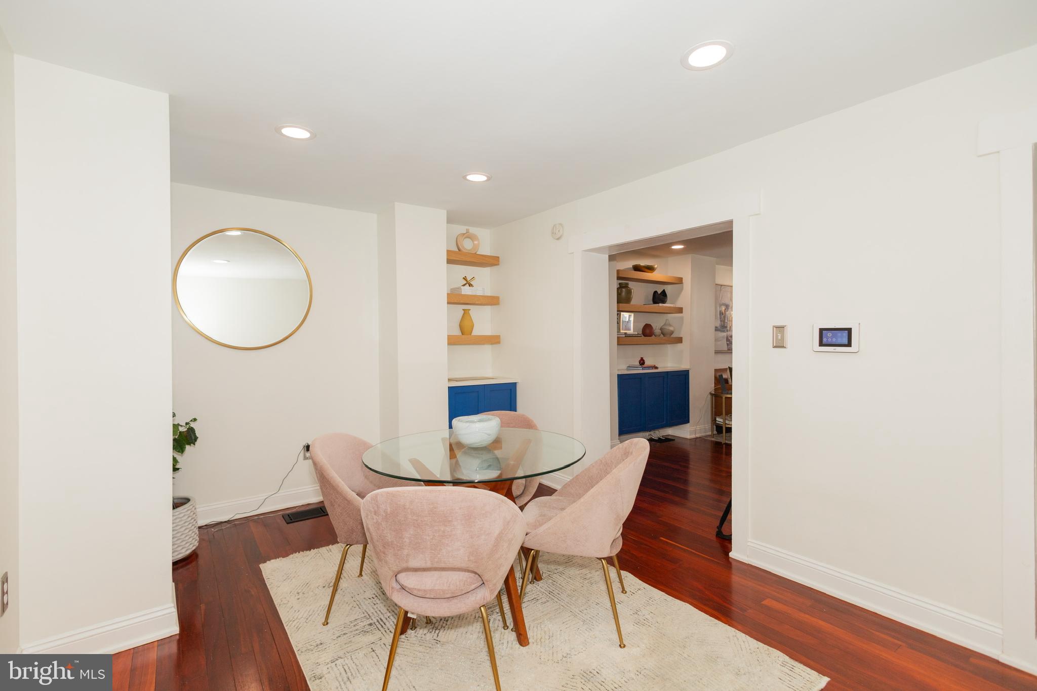 2528 CARPENTER STREET