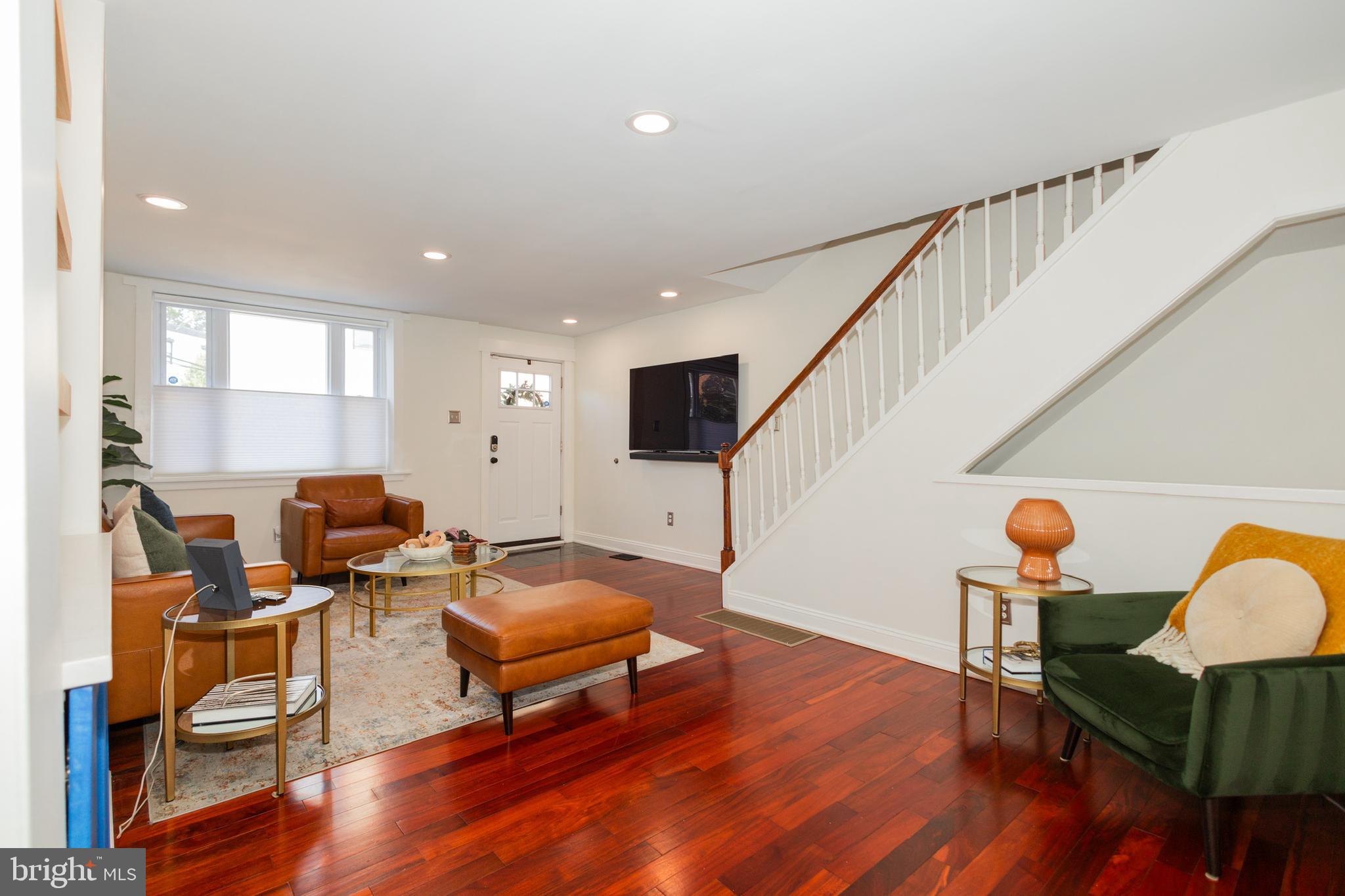 2528 CARPENTER STREET
