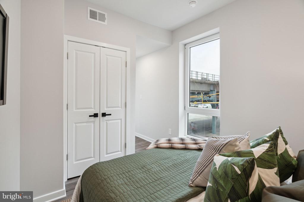 101 W OXFORD STREET 307