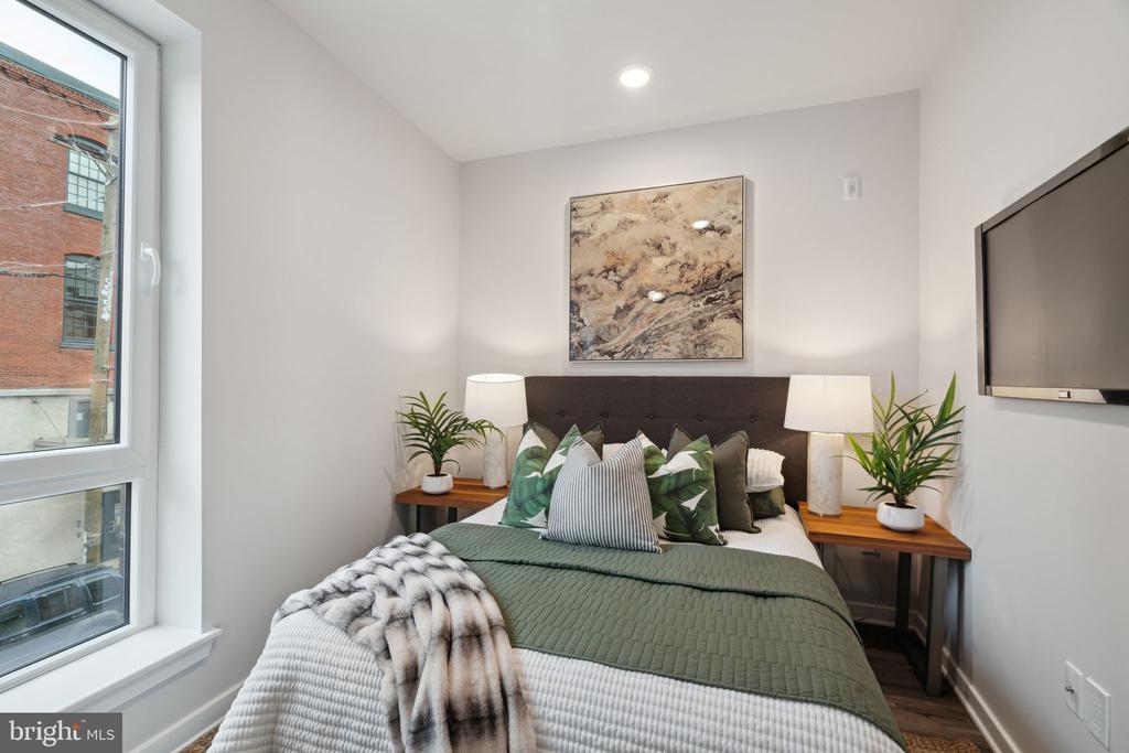 101 W OXFORD STREET 307