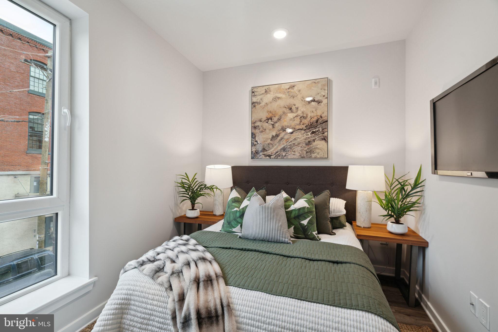 101 W OXFORD STREET 307