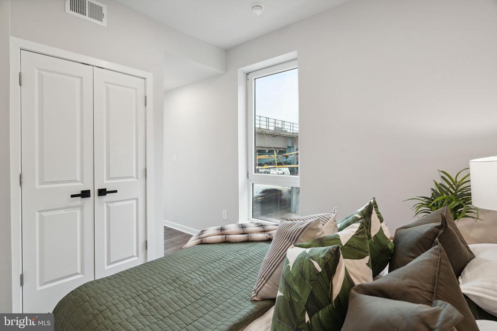 101 W OXFORD STREET 307
