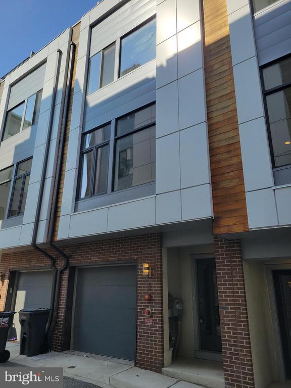 702 N FRONT STREET 12 3