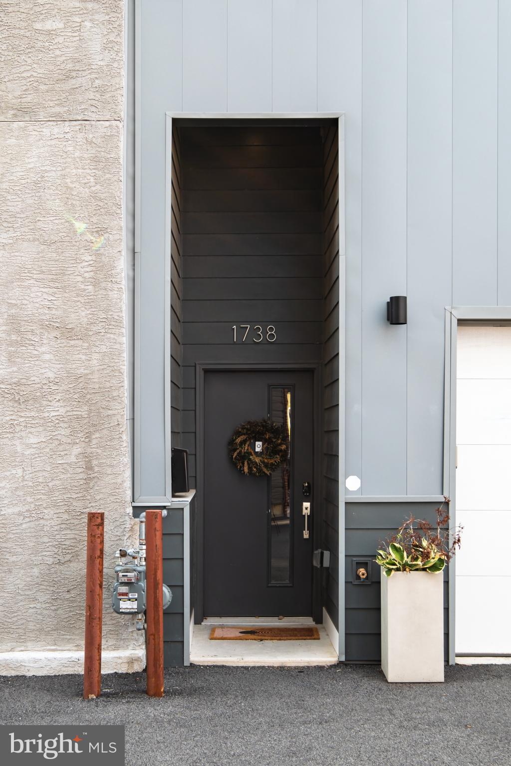 1738 N HANCOCK STREET