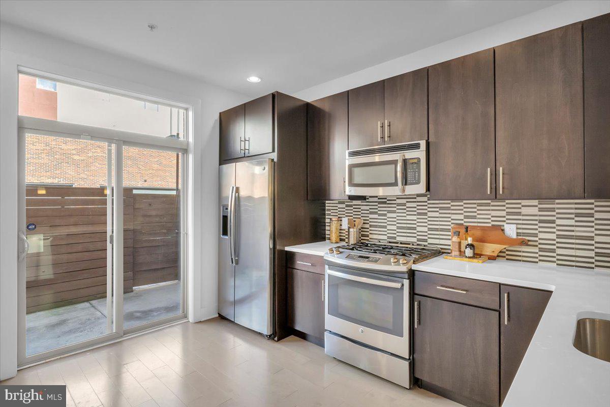 916 N 5TH STREET