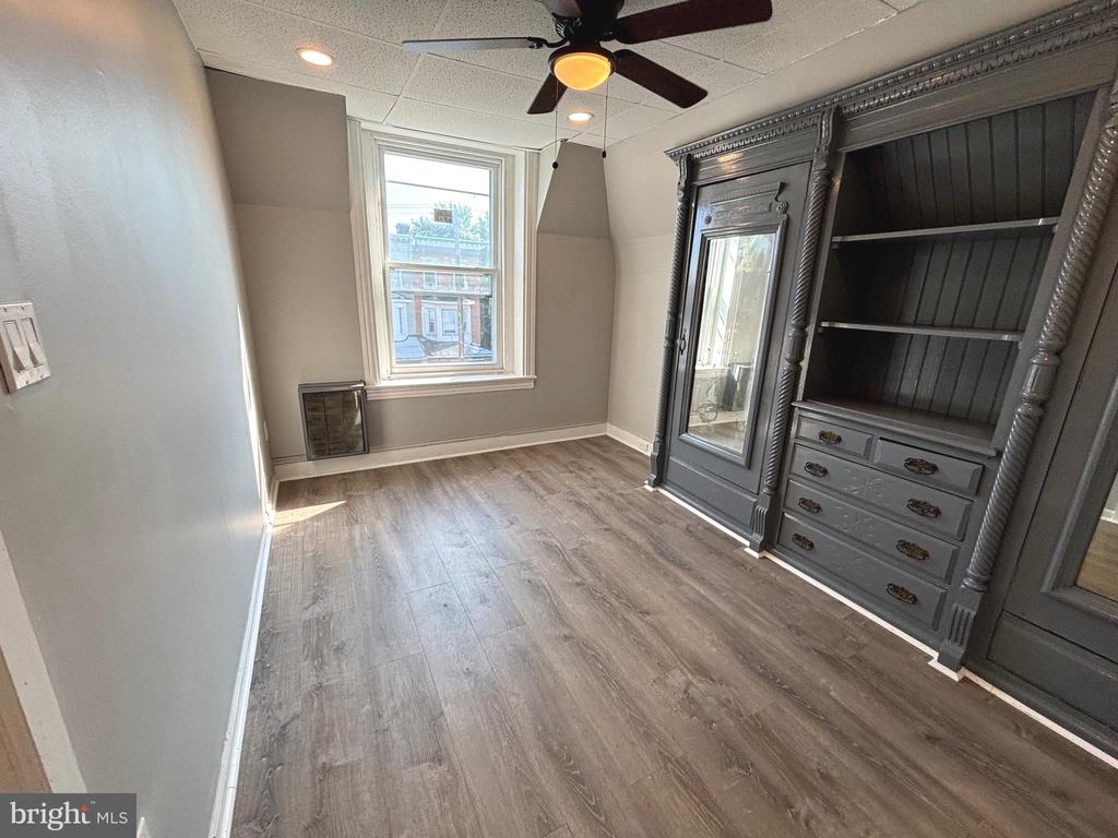 2213 W TIOGA STREET 3A