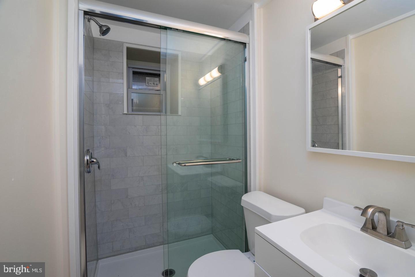 923 SPRUCE STREET 1F