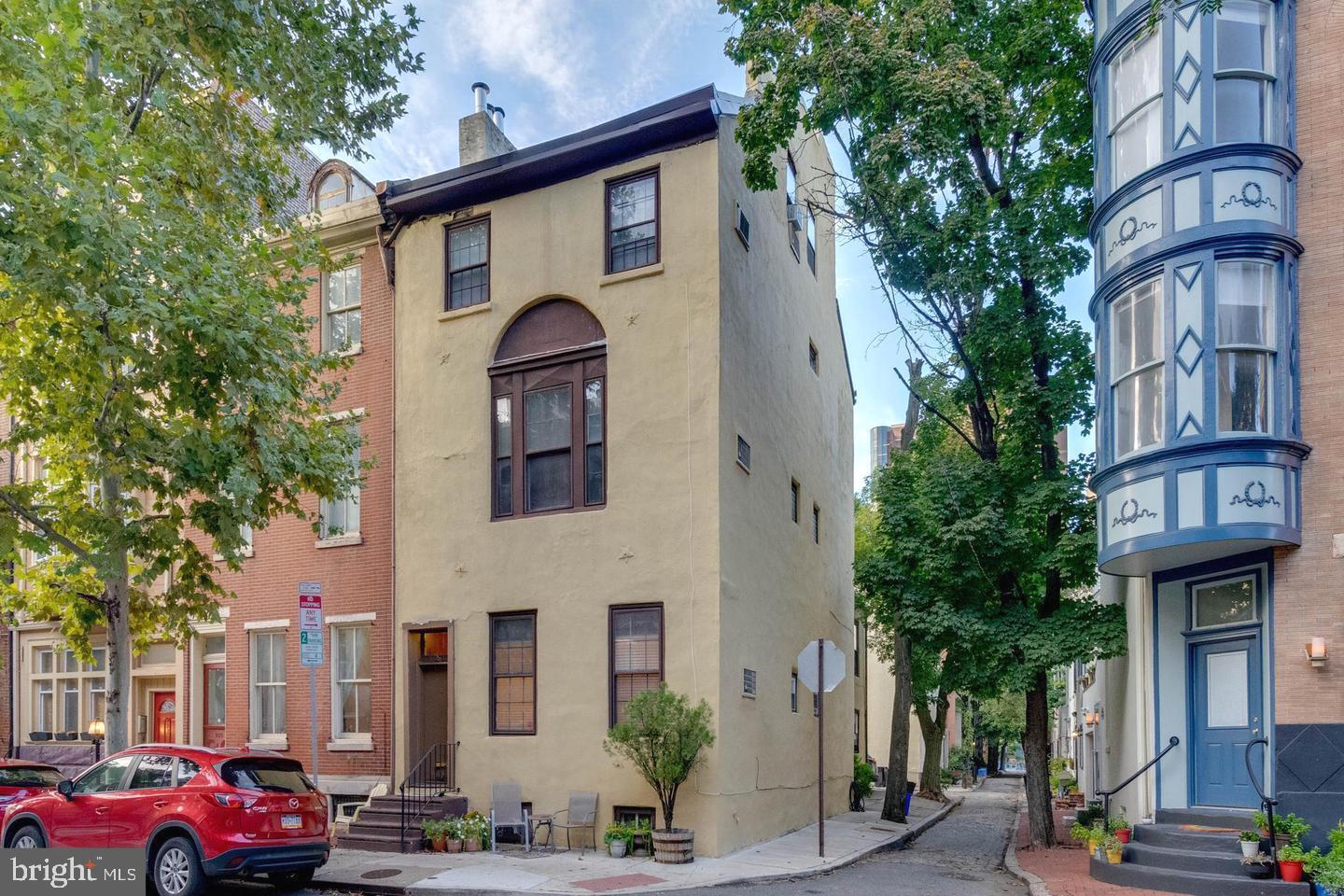 923 SPRUCE STREET 1F