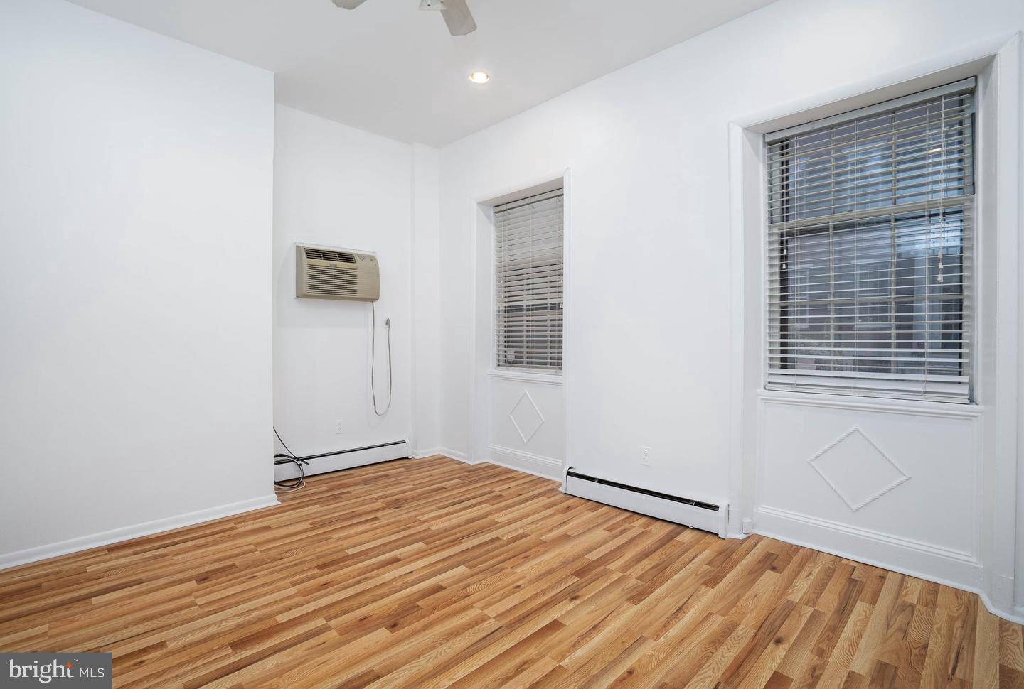 923 SPRUCE STREET 1F