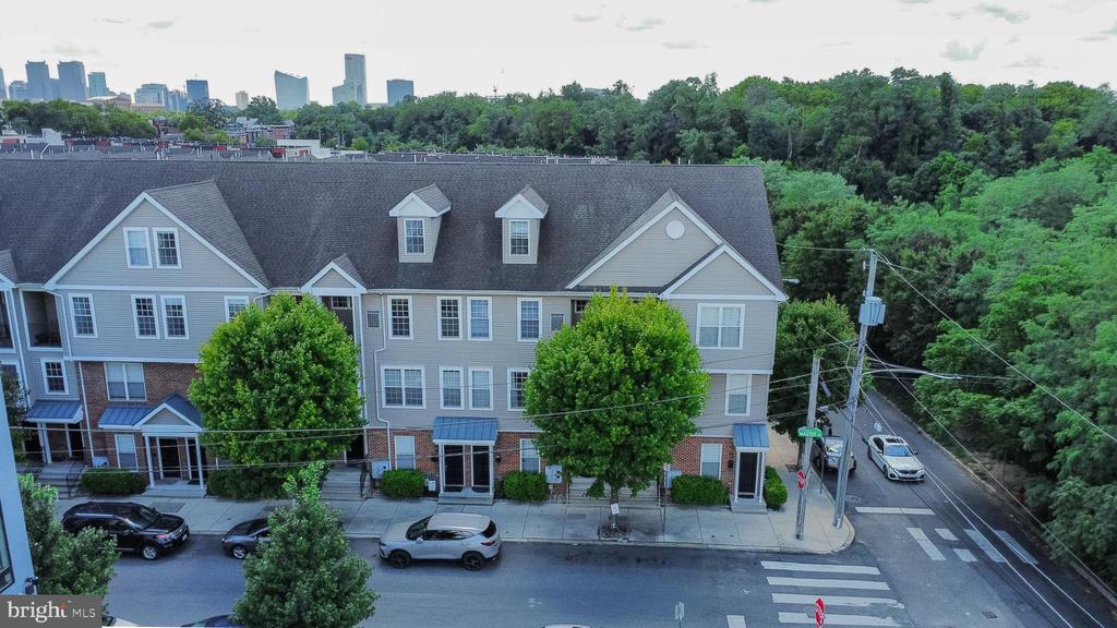 3158 W MASTER STREET