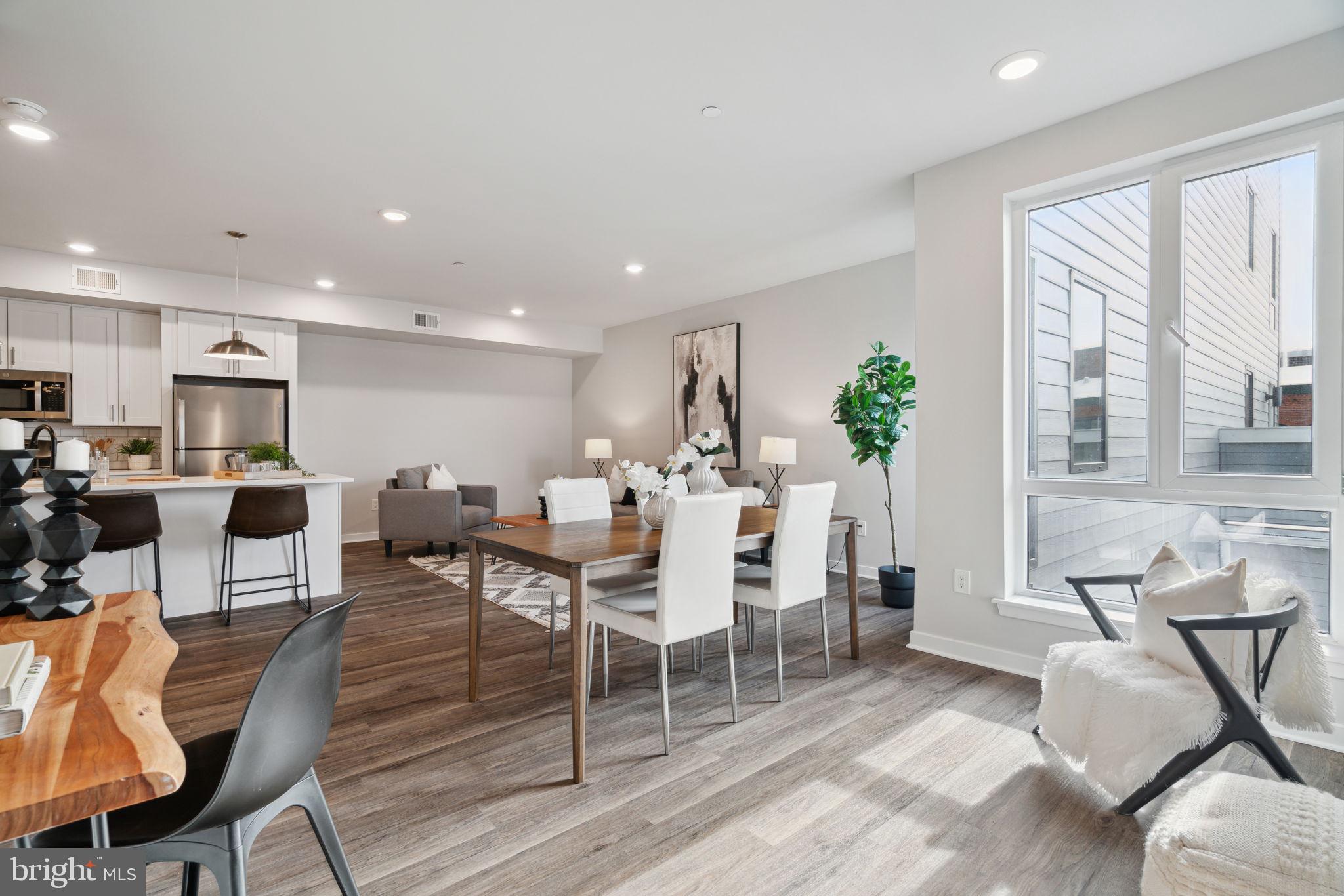 101 W OXFORD STREET 204