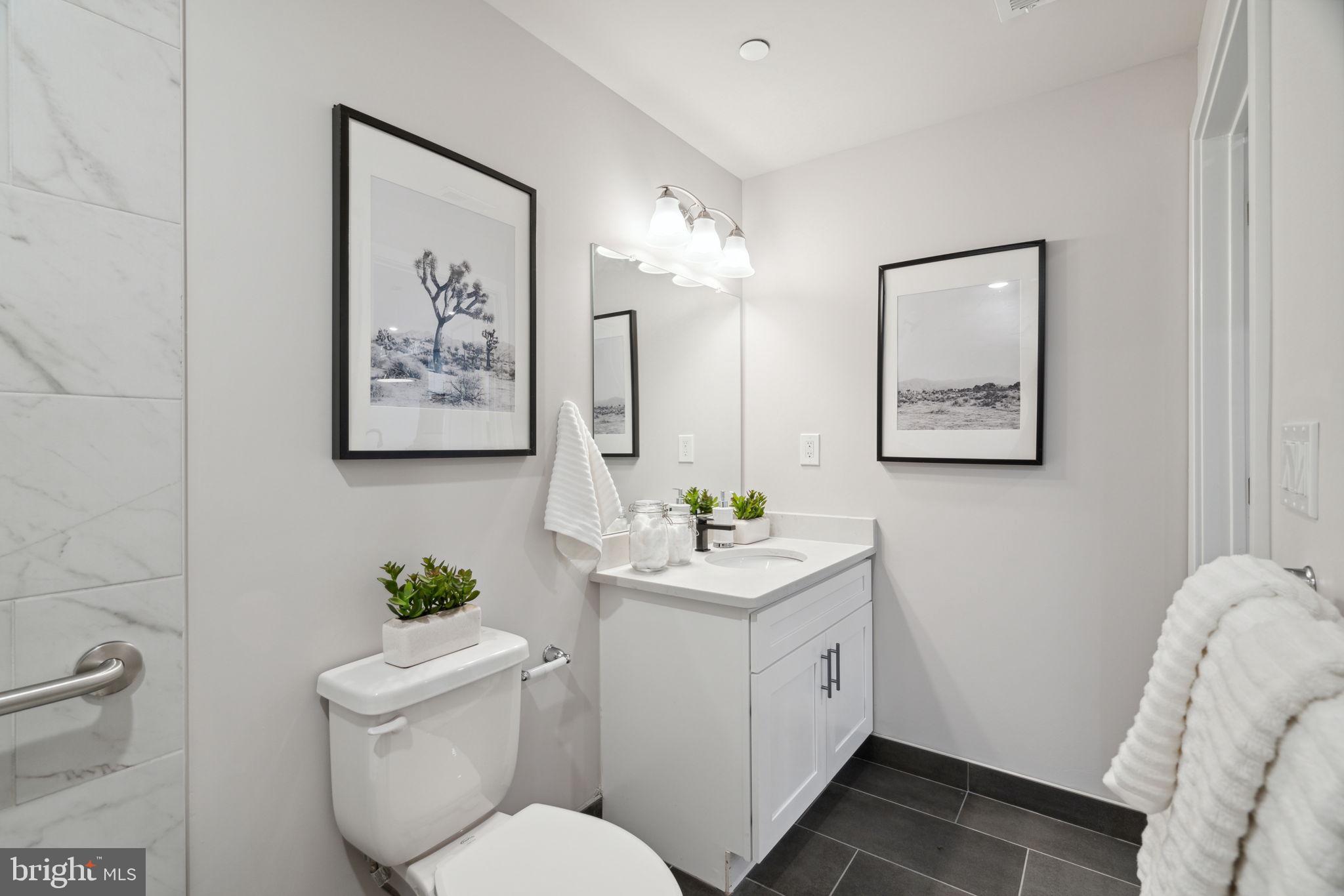 101 W OXFORD STREET 204