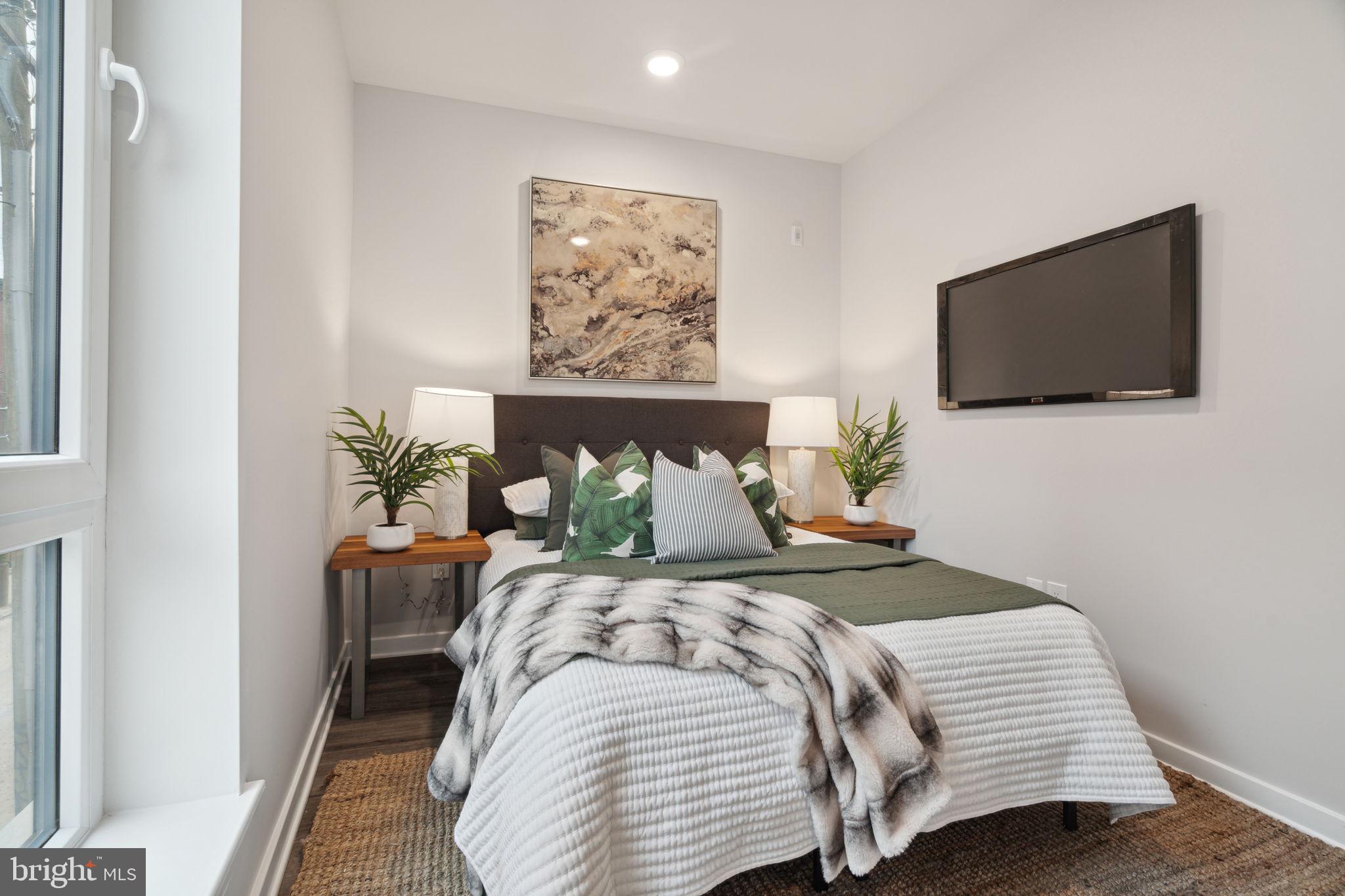 101 W OXFORD STREET 308