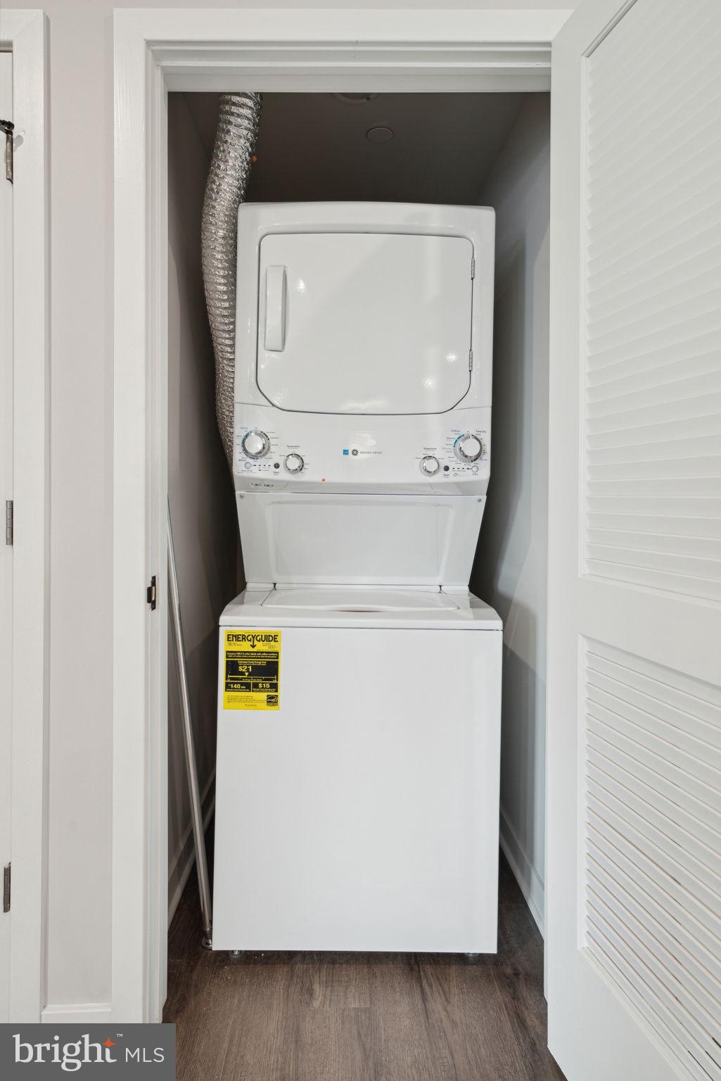 101 W OXFORD STREET 211