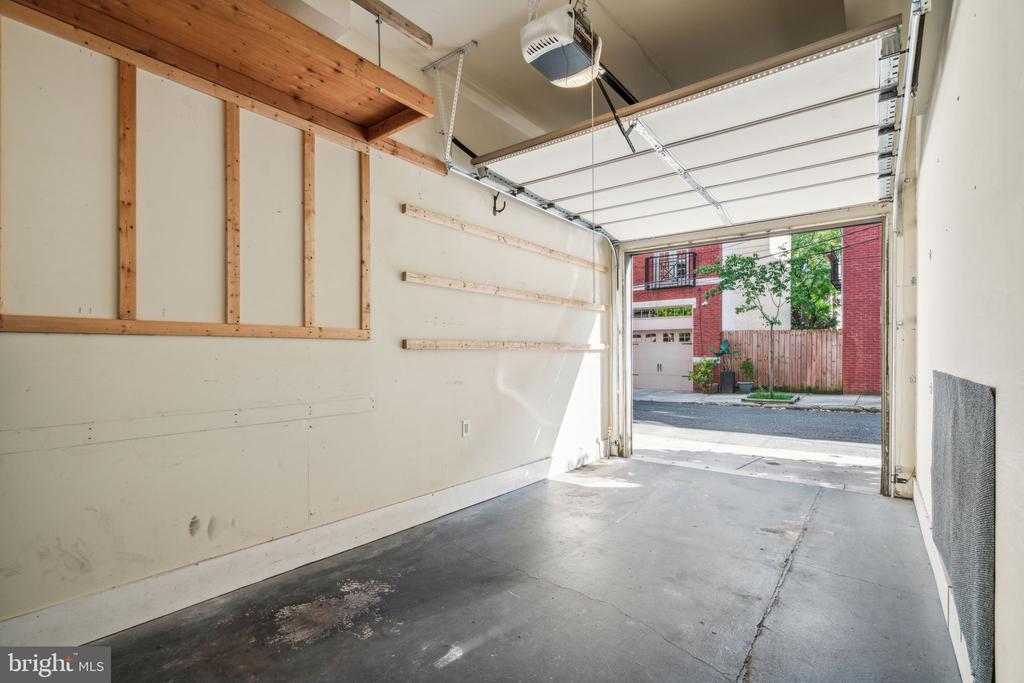 1521 MELON STREET