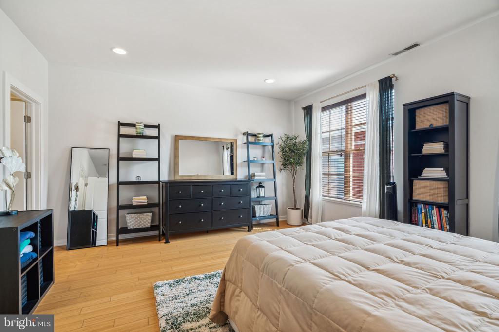 1521 MELON STREET
