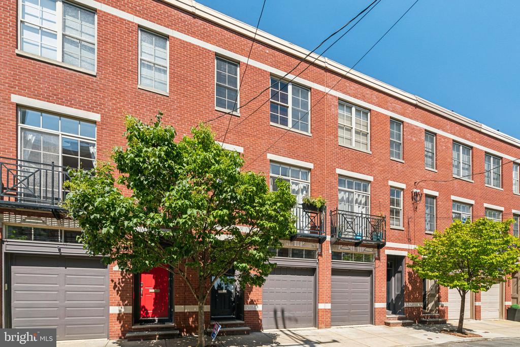 1521 MELON STREET