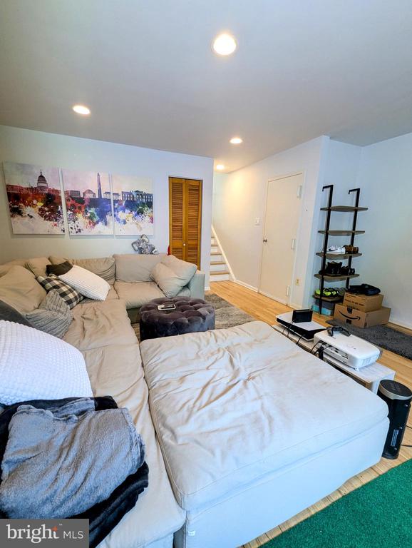 1 CHRISTIAN STREET 26L