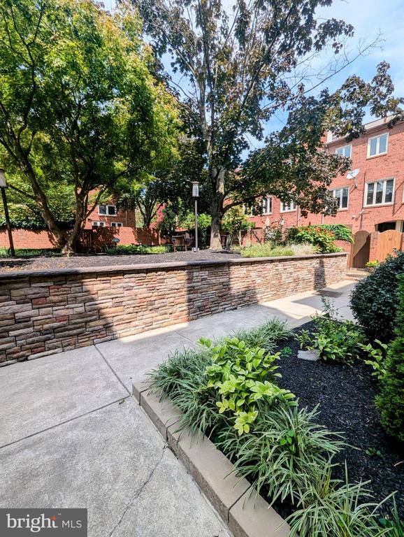 1 CHRISTIAN STREET 26L