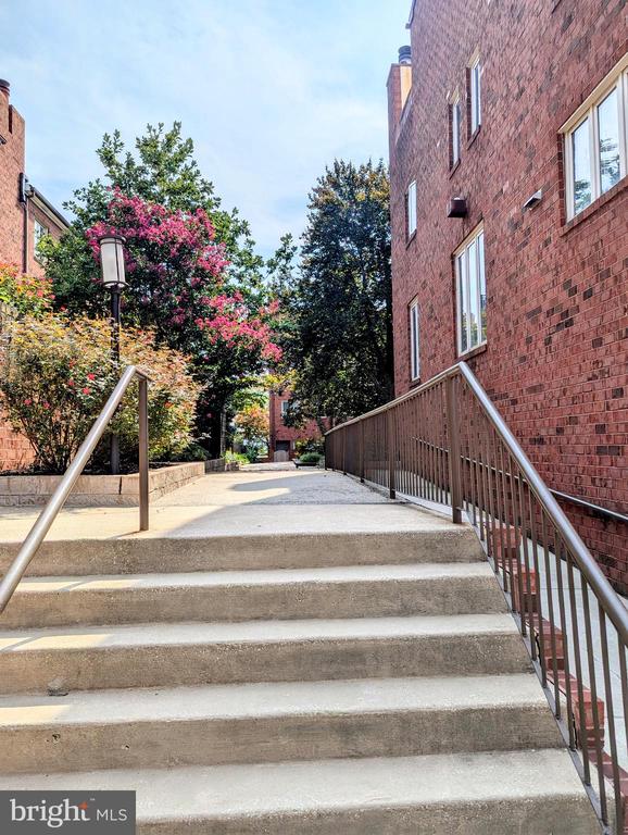1 CHRISTIAN STREET 26L