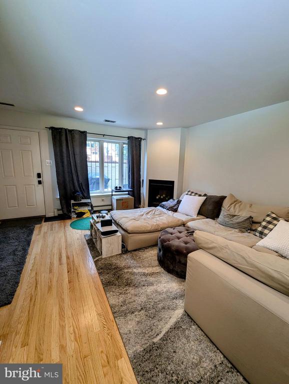 1 CHRISTIAN STREET 26L