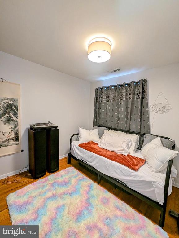 1 CHRISTIAN STREET 26L