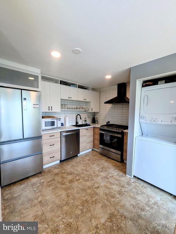 1 CHRISTIAN STREET 26L