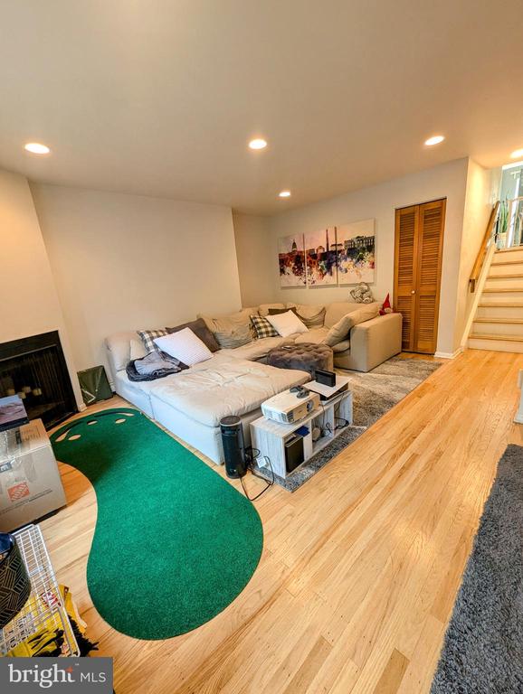 1 CHRISTIAN STREET 26L
