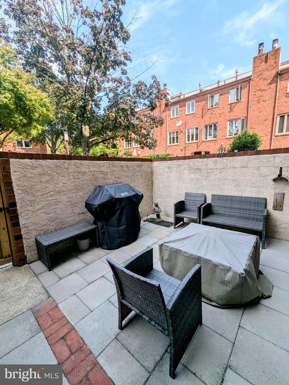 1 CHRISTIAN STREET 26L