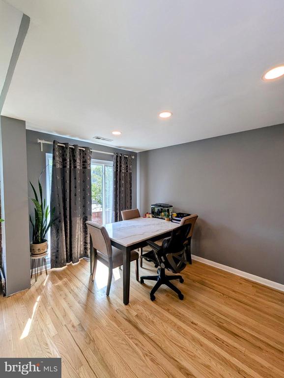 1 CHRISTIAN STREET 26L