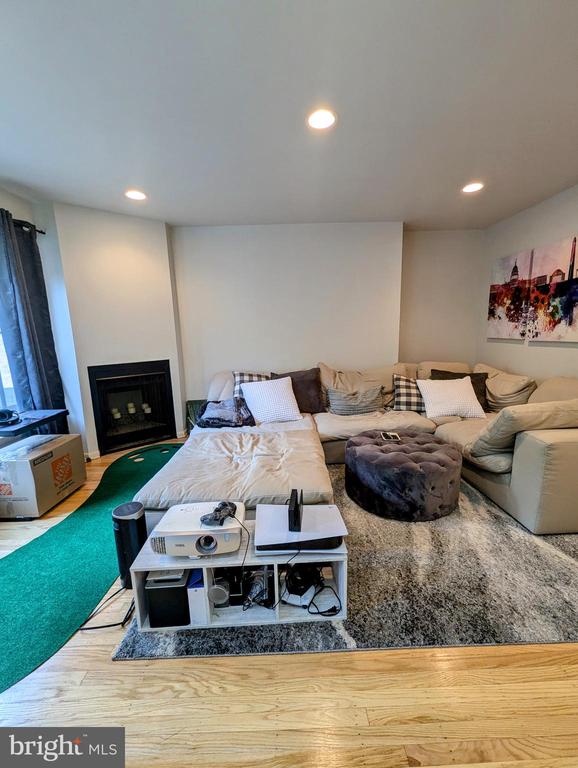 1 CHRISTIAN STREET 26L