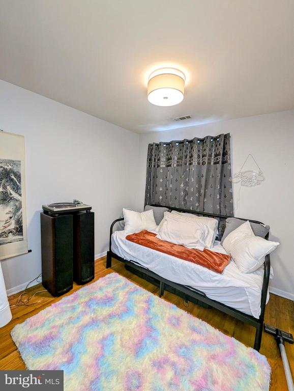 1 CHRISTIAN STREET 26L