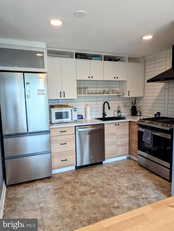 1 CHRISTIAN STREET 26L