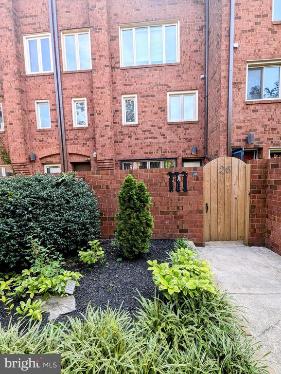 1 CHRISTIAN STREET 26L