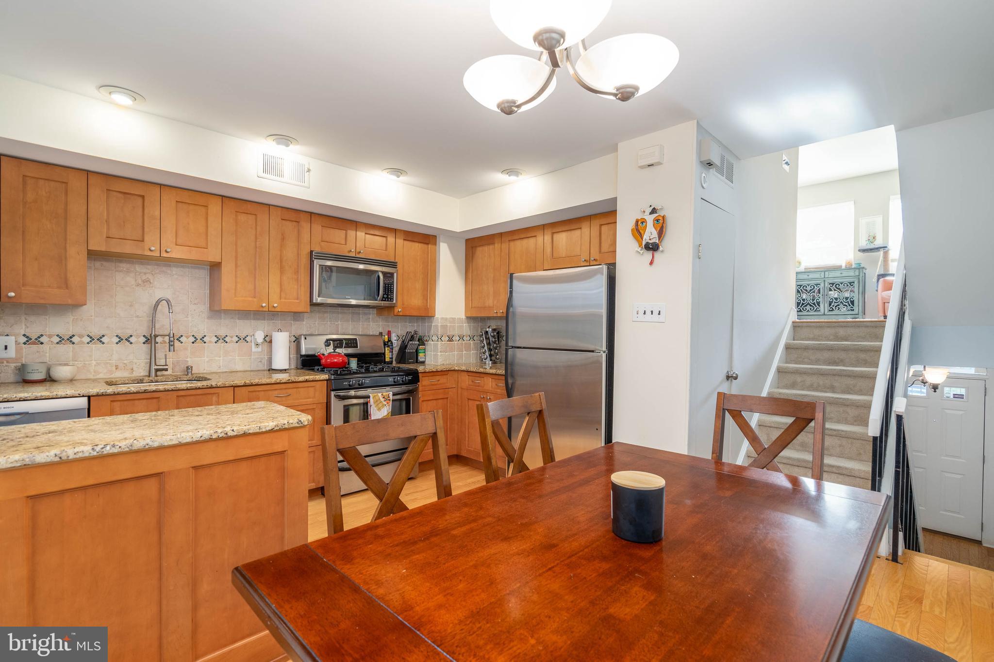 729 S 11TH STREET