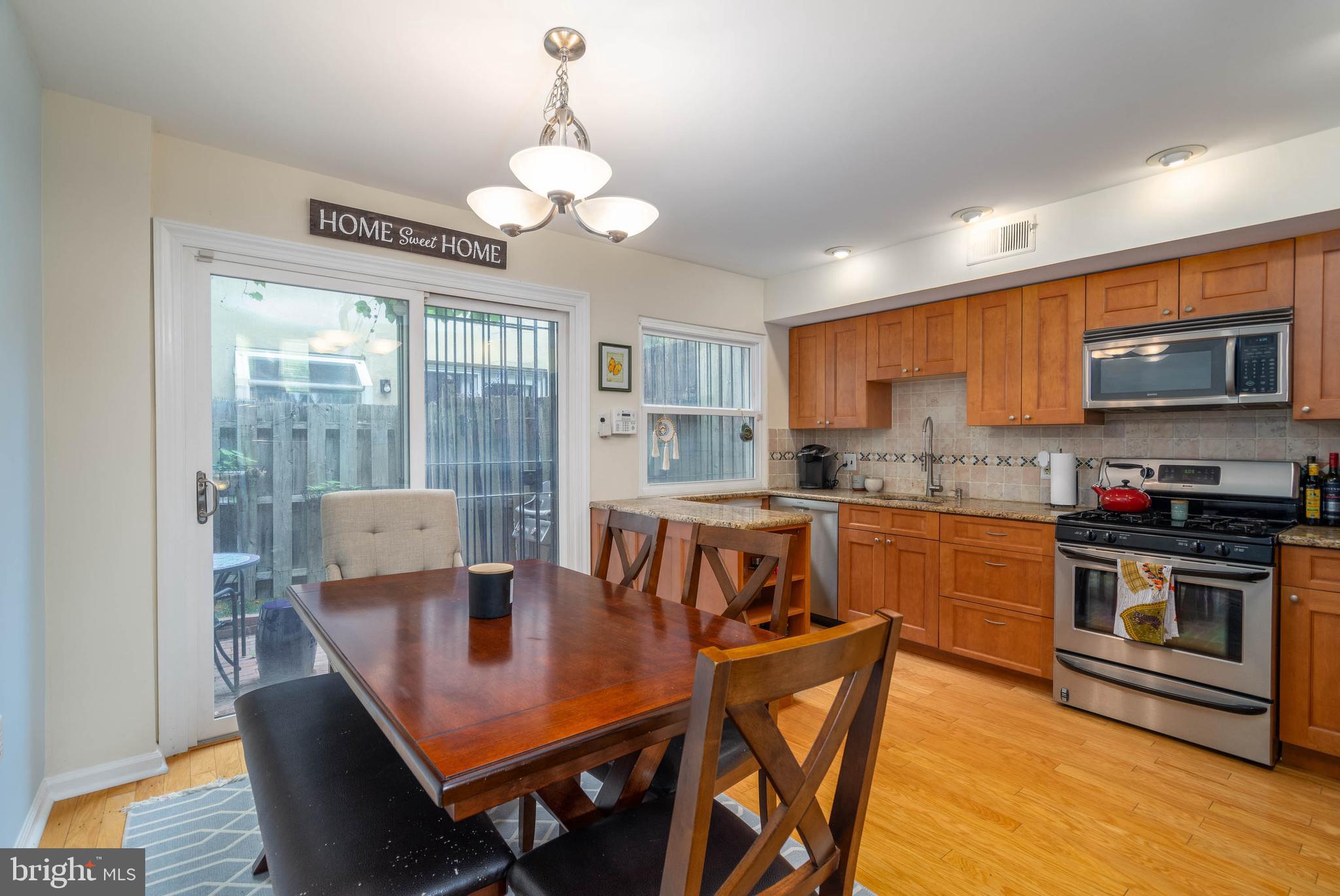 729 S 11TH STREET