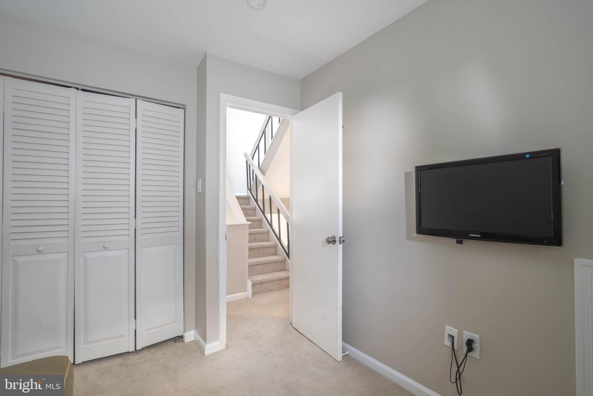 729 S 11TH STREET