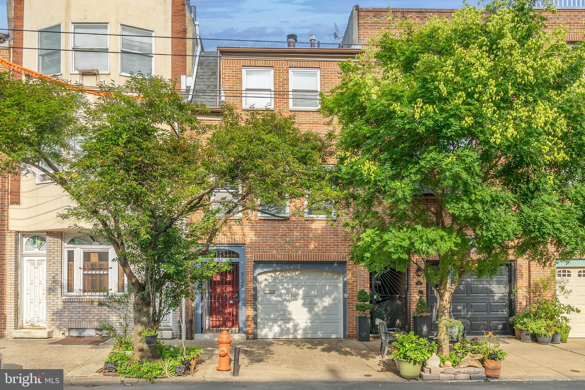 729 S 11TH STREET