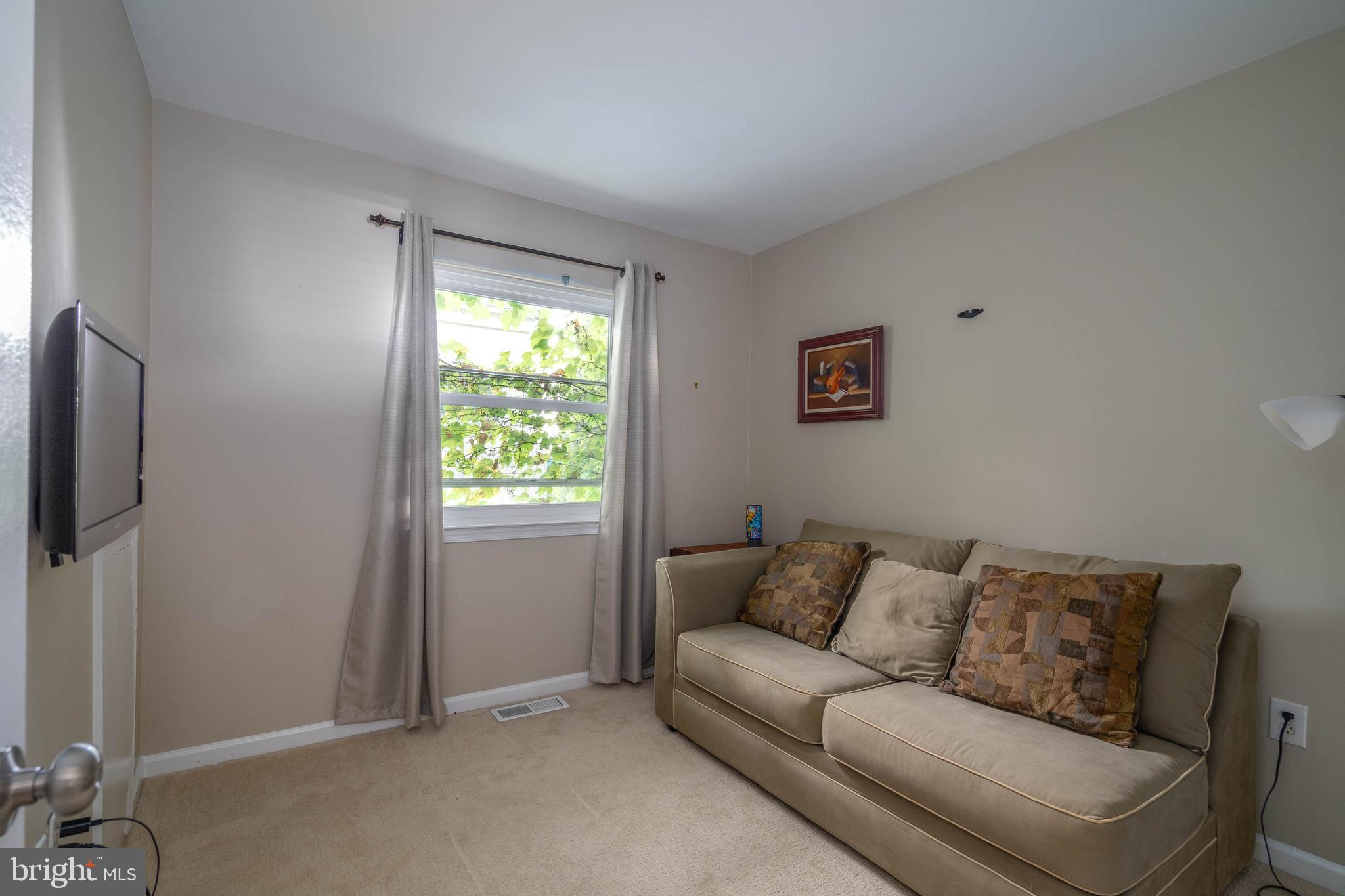 729 S 11TH STREET