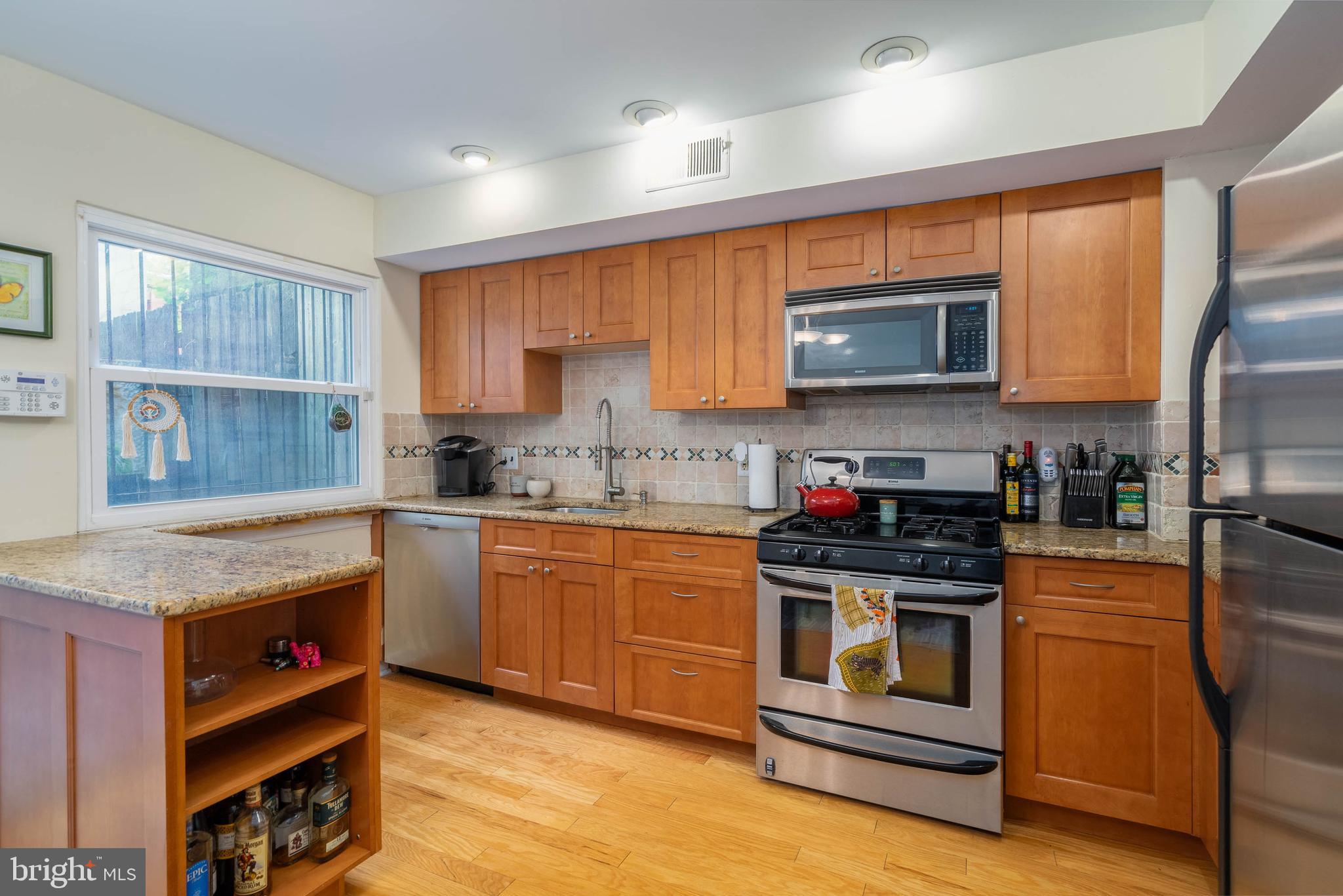 729 S 11TH STREET