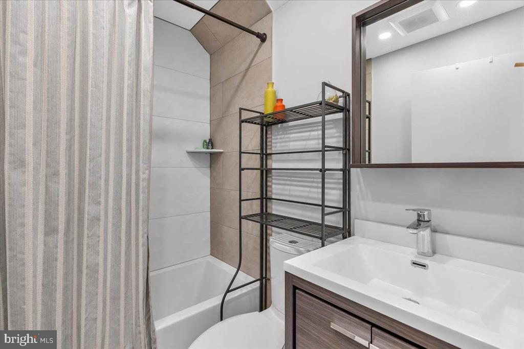 769 N UBER STREET 4