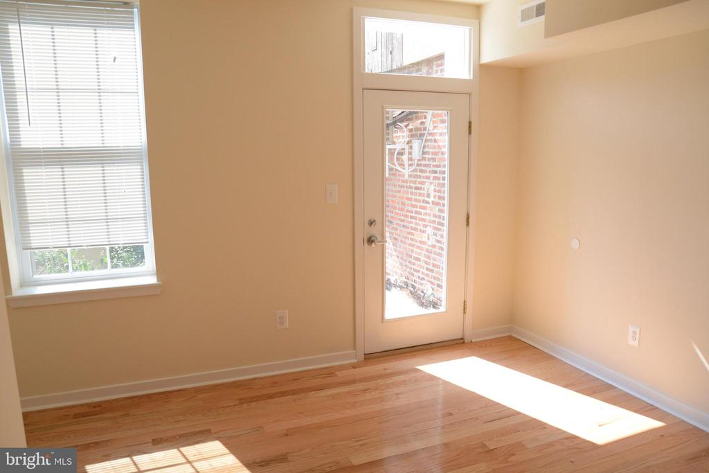 520 S 4TH STREET