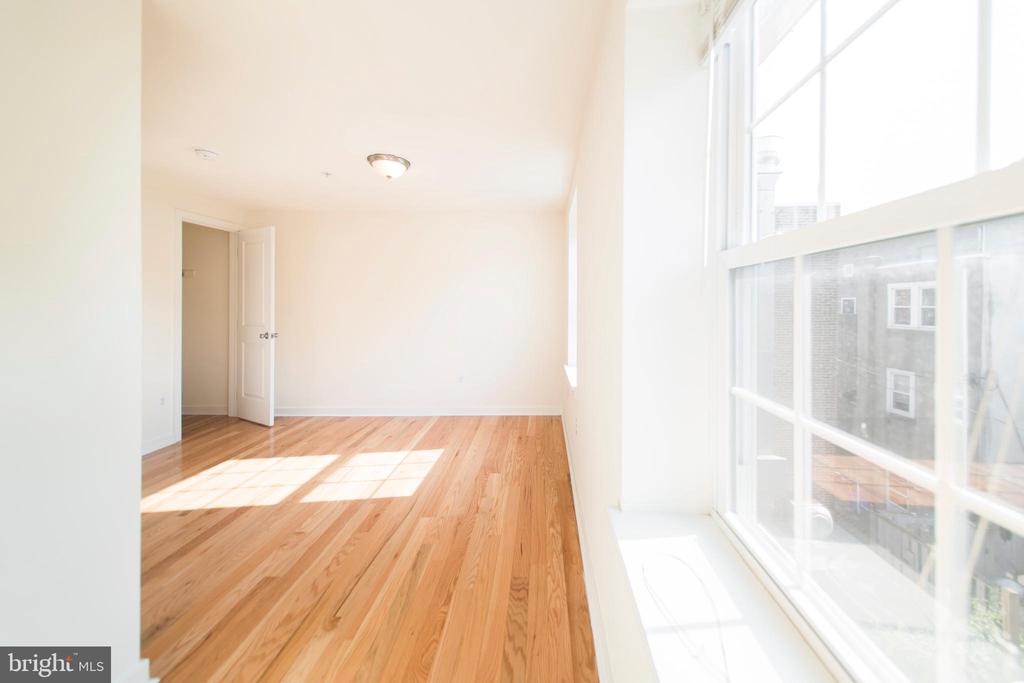 520 S 4TH STREET