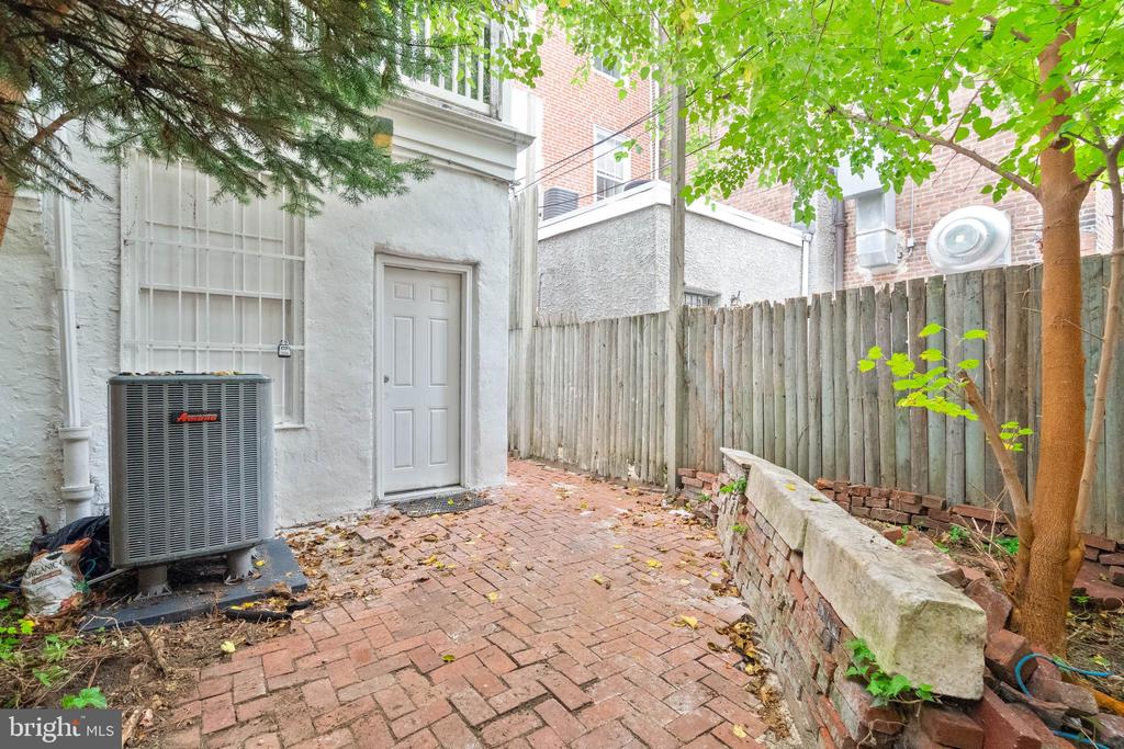 520 S 4TH STREET