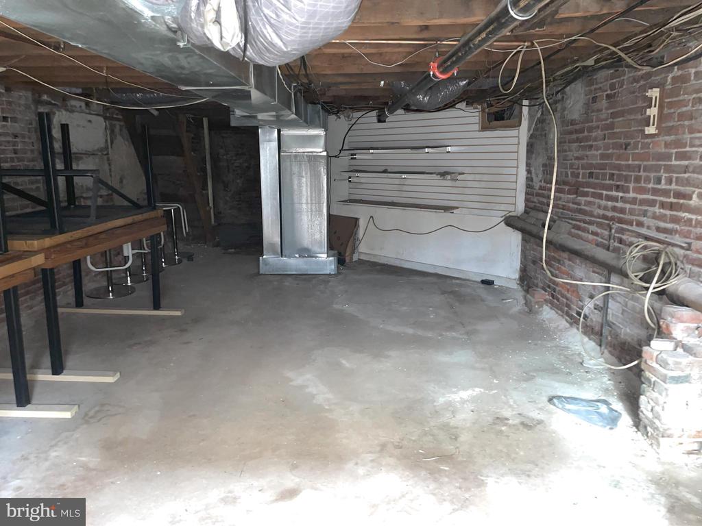 520 S 4TH STREET