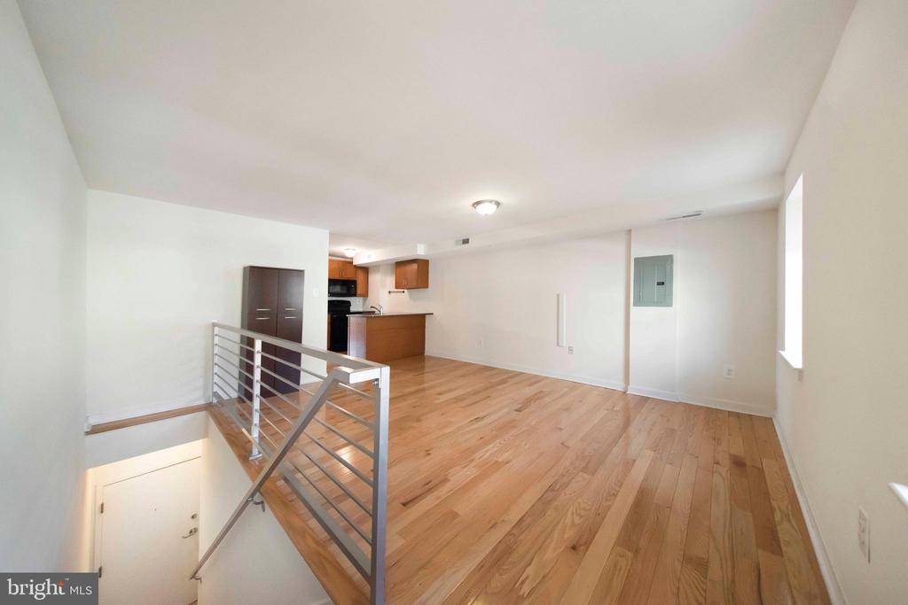 520 S 4TH STREET