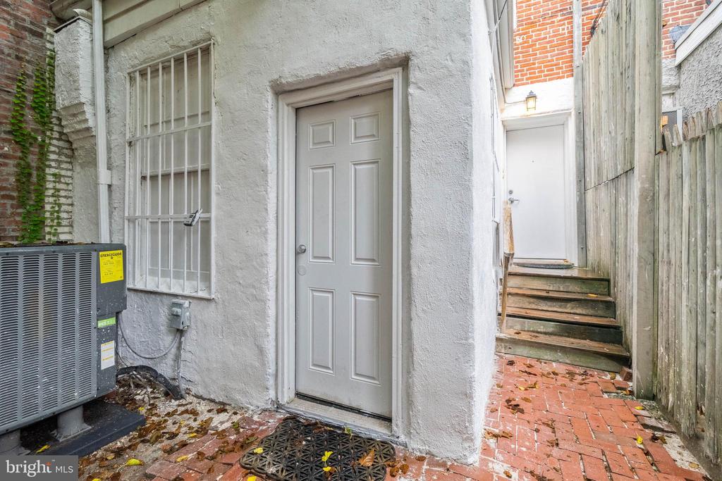 520 S 4TH STREET